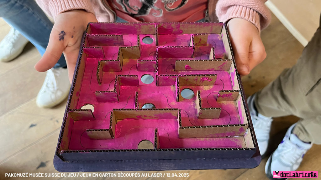 Atelier jeux en carton en découpe laser Pakomuzé au Musée suisse du Jeu