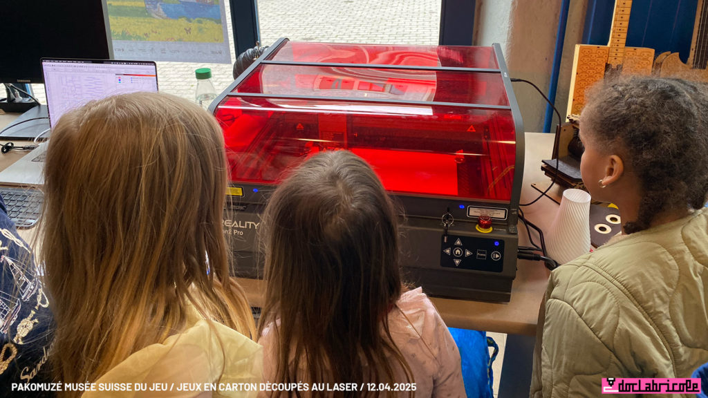 Atelier jeux en carton en découpe laser Pakomuzé au Musée suisse du Jeu