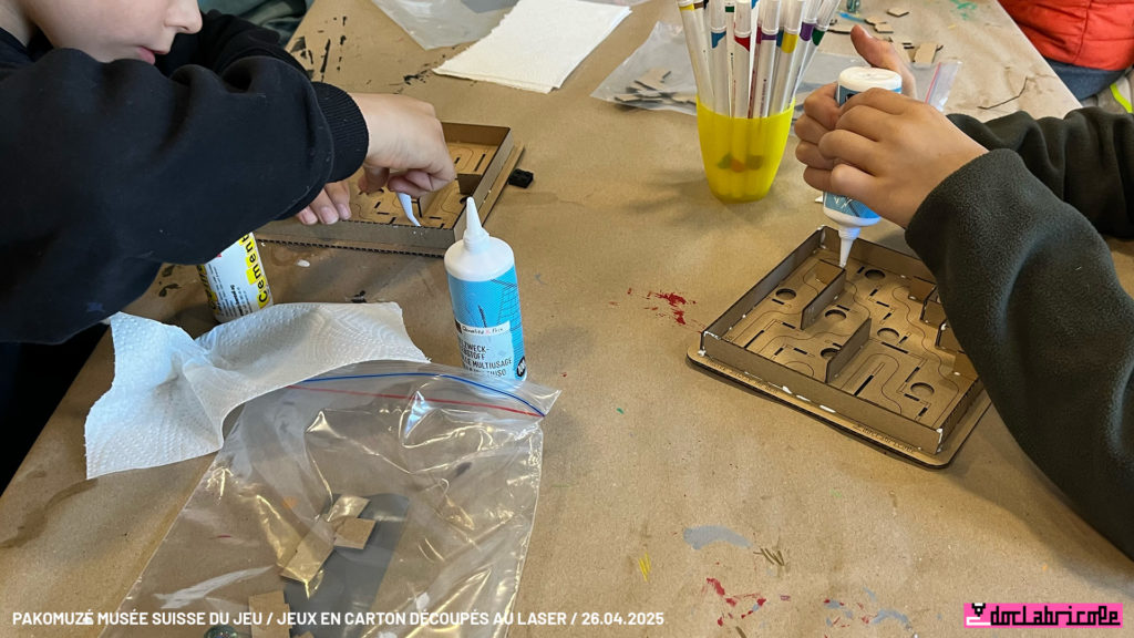 Atelier jeux en carton en découpe laser Pakomuzé au Musée suisse du Jeu