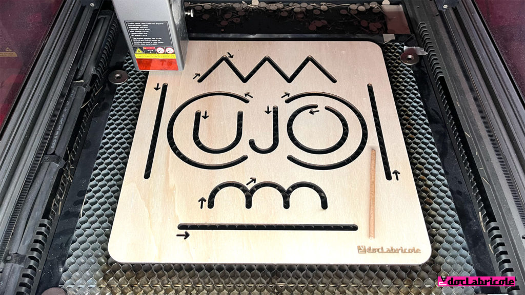 Plaque d&rsquo;apprentissage des gestes de l&rsquo;écriture