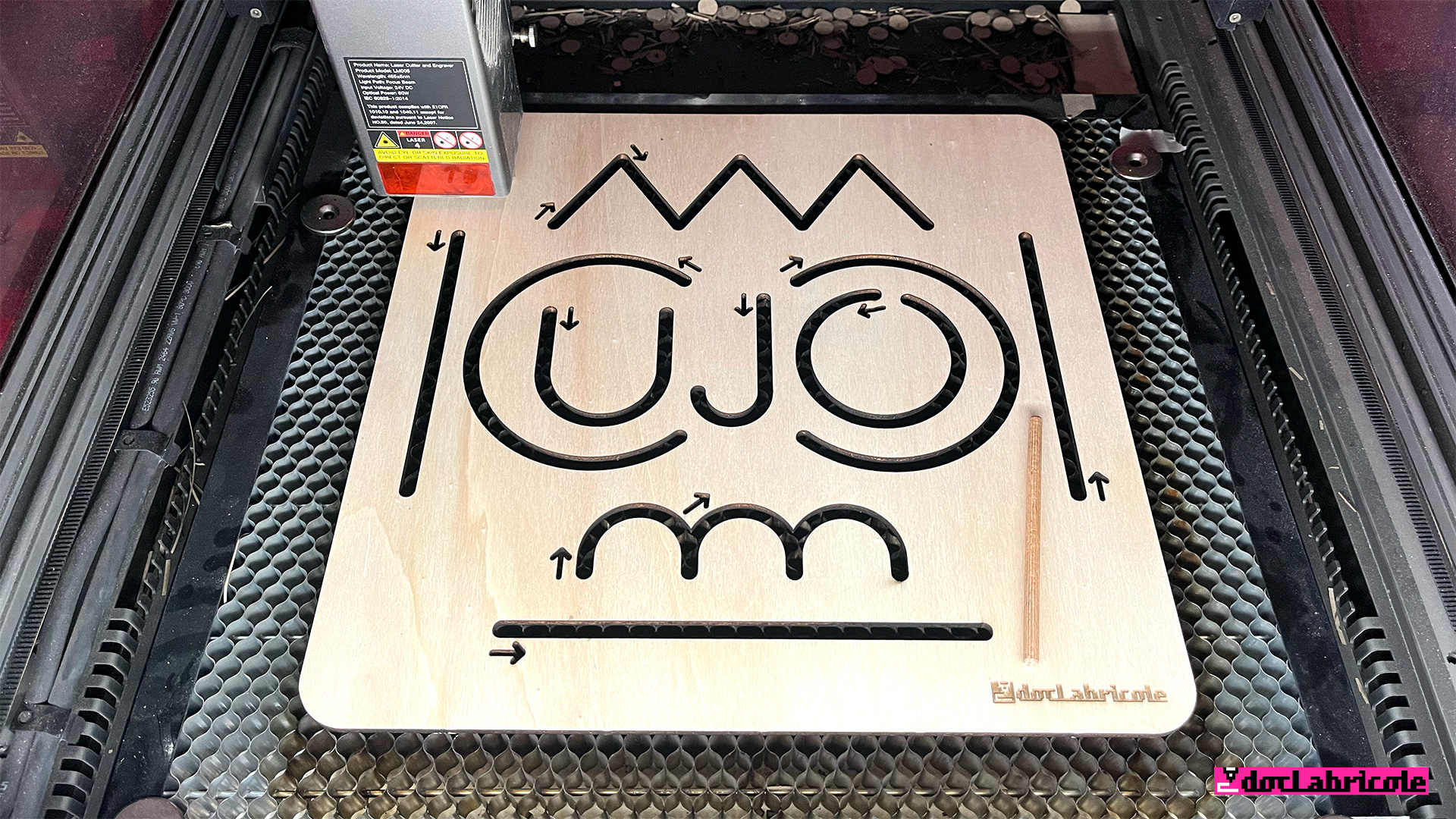 Plaque d'apprentissage des gestes de l'écriture pour ergothérapeutes